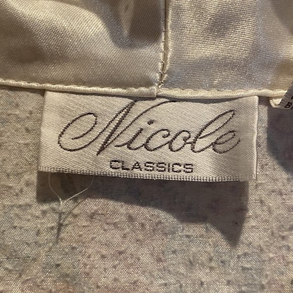 VINTAGE NICOLE CLASSICS -- Satin-Feel Pajama Top, Front Closure, Lined - Picture 13 of 15